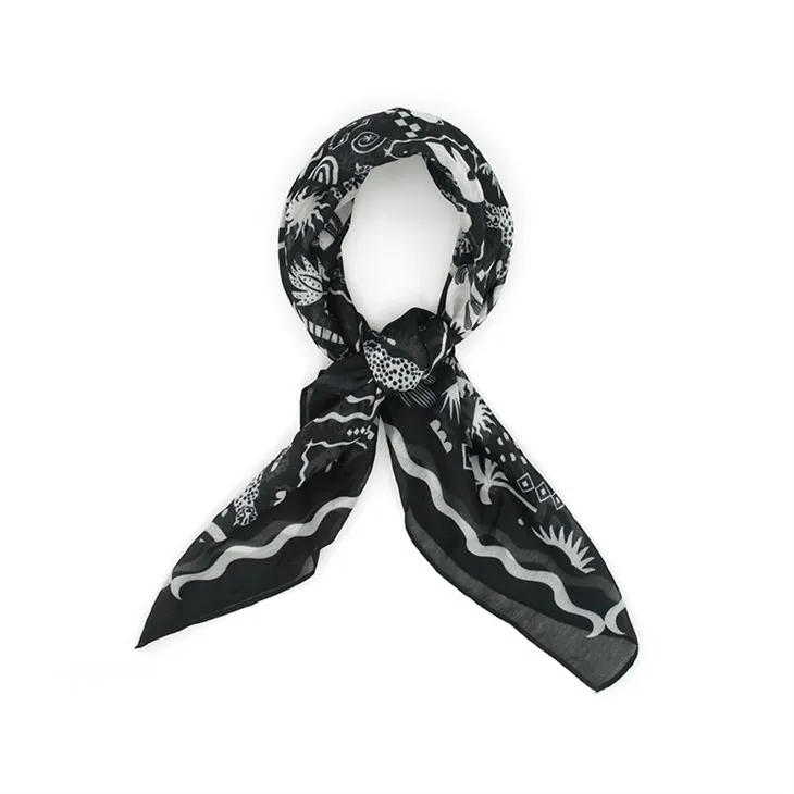 Černý grafický tisk Bandana S051
