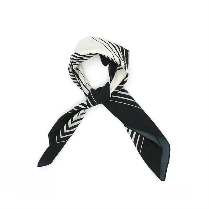Černé okno Bandana S057