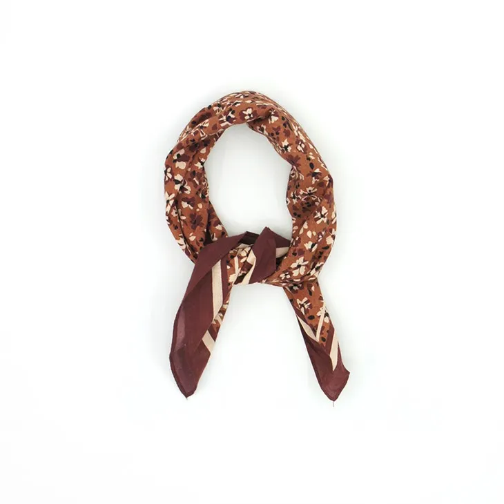 Bavlněná květinová šátek S124