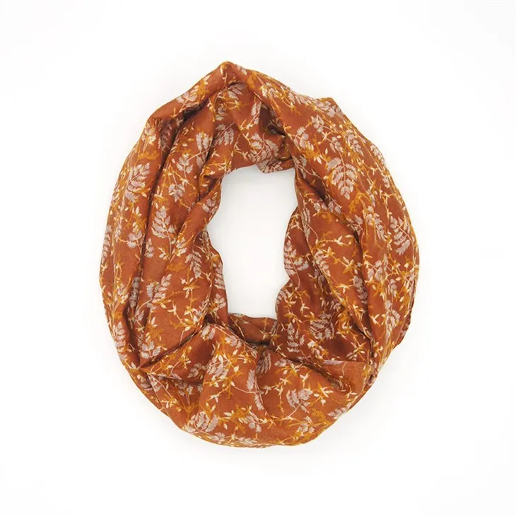 červené květinové šátky pro ženy