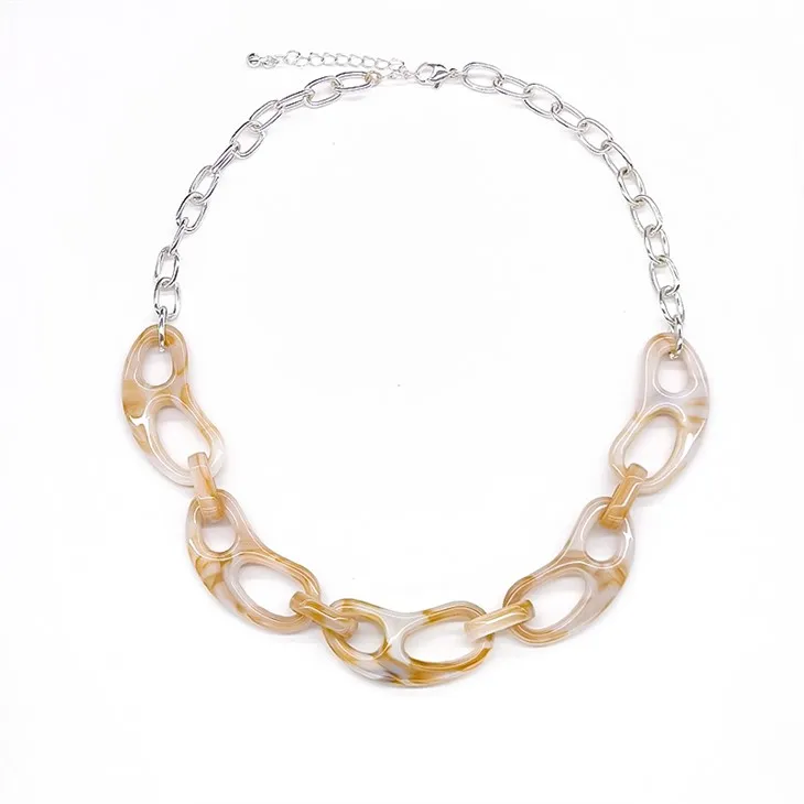 Stříbrný odvážný náhrdelník